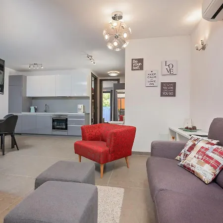 Apartment Elle & Alina Funtana